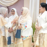 Sarung Samarinda Terus Berkembang Lewat Inovasi Motif dan Wastra Modern