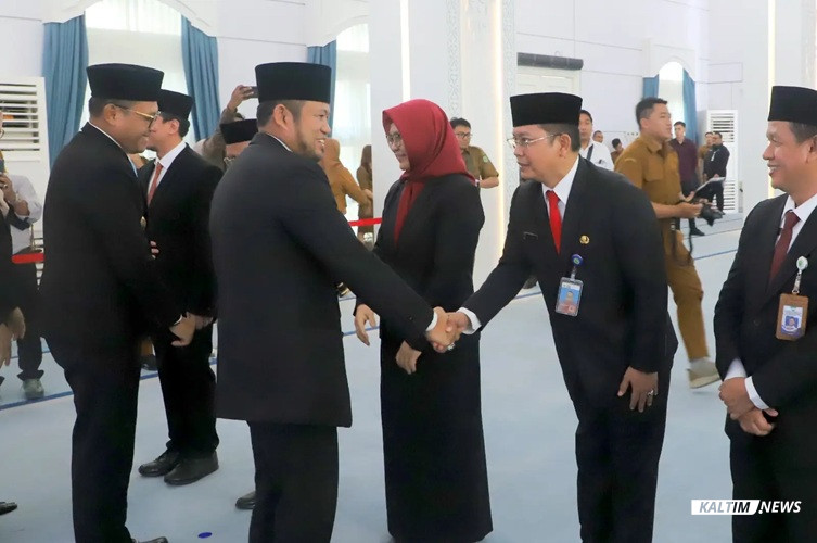 Lantik 33 Pejabat, Rudy Mas’ud Tekankan Integritas dan Tanggung Jawab